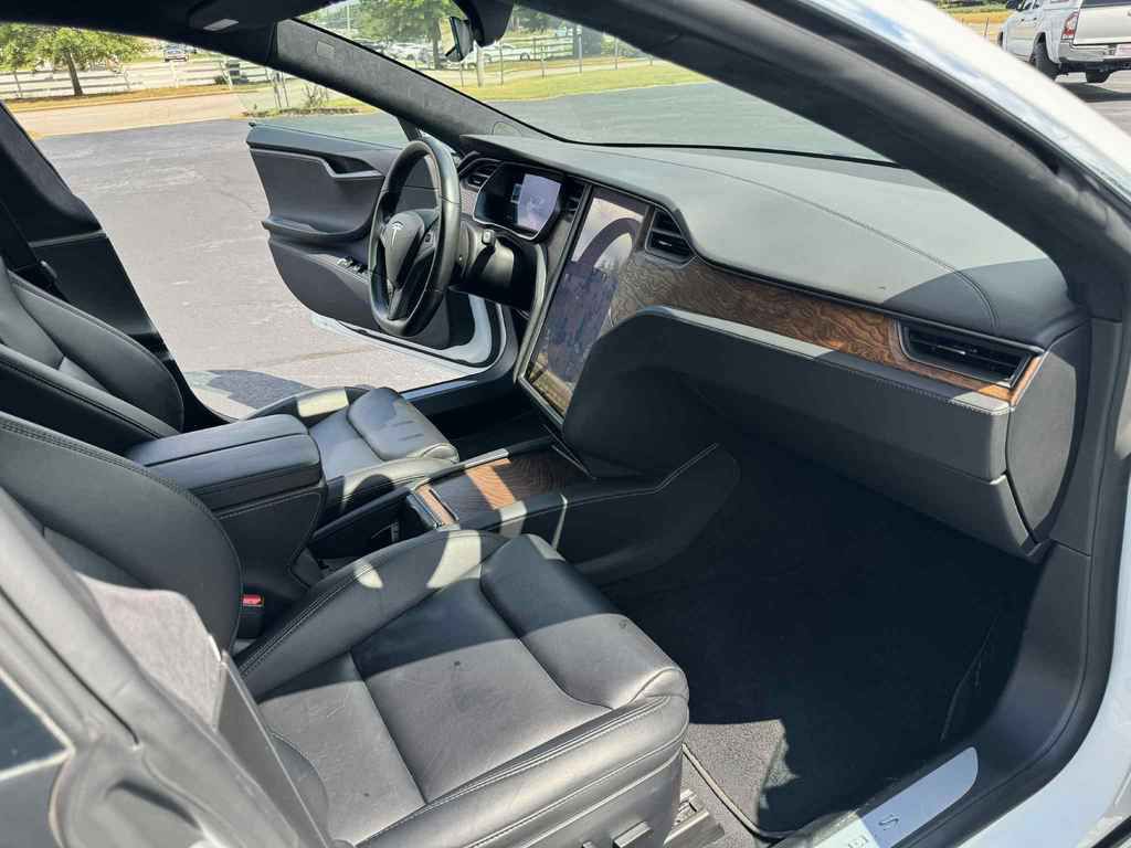 2020 Tesla Model S Image 3