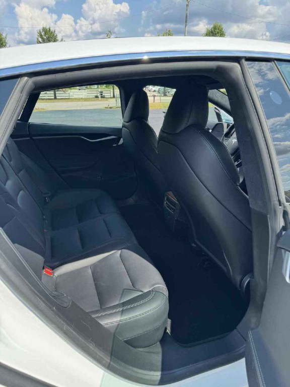 2020 Tesla Model S Image 4