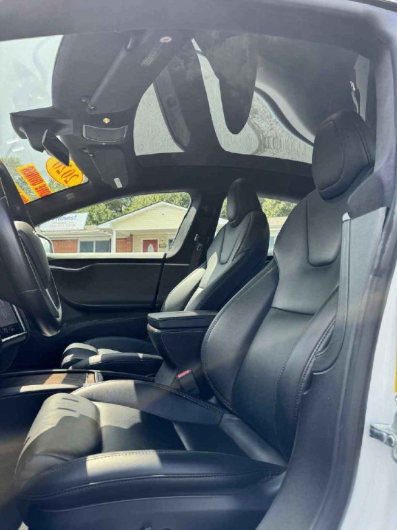 2020 Tesla Model S Image 7