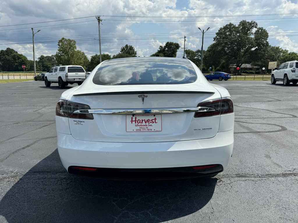 2020 Tesla Model S Image 11