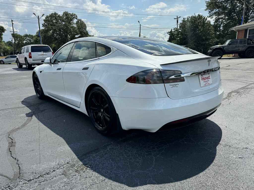 2020 Tesla Model S Image 14