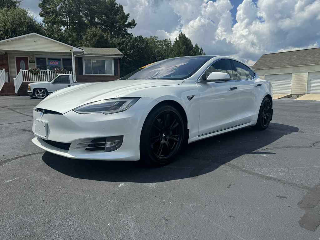 2020 Tesla Model S Image 15