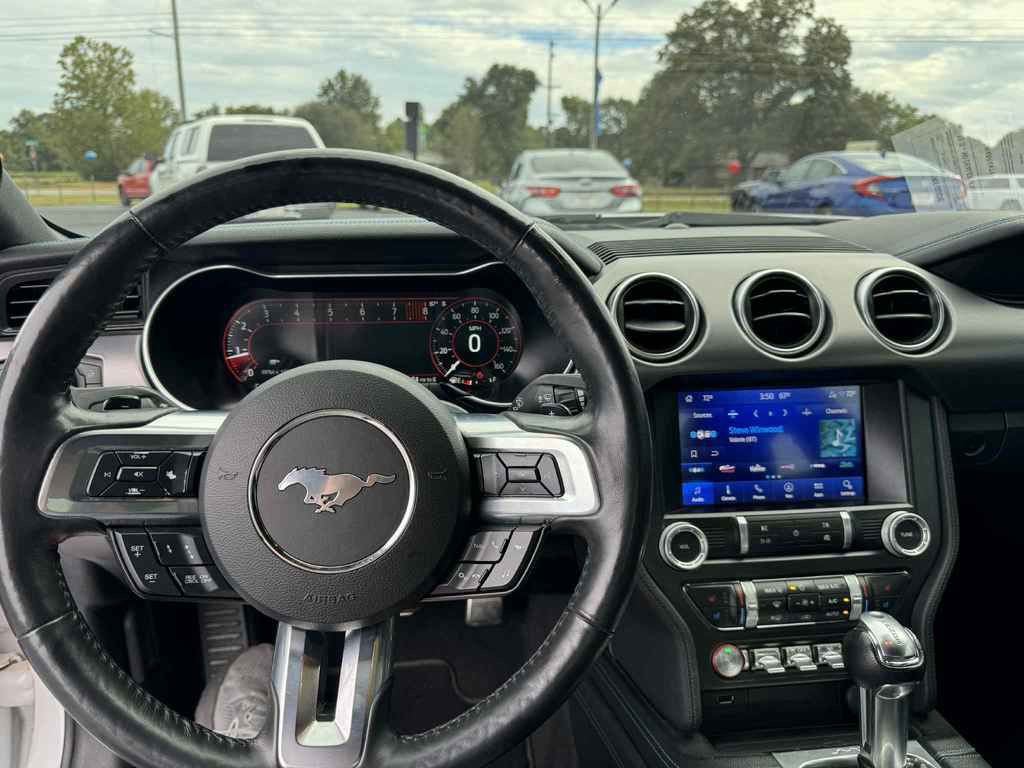 2021 Ford Mustang Image 3
