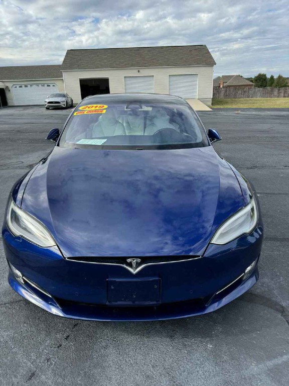 2019 Tesla Model S Image 1