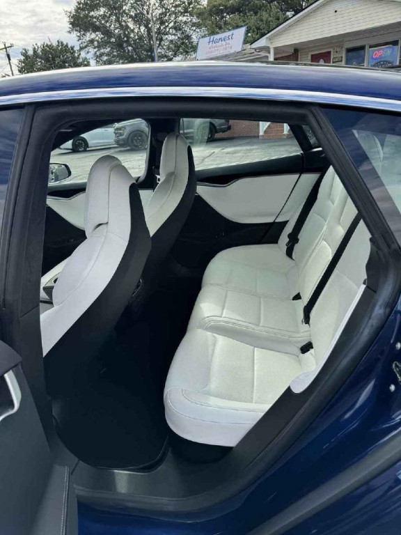 2019 Tesla Model S Image 8