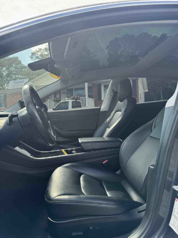 2018 Tesla Model 3 Image 8