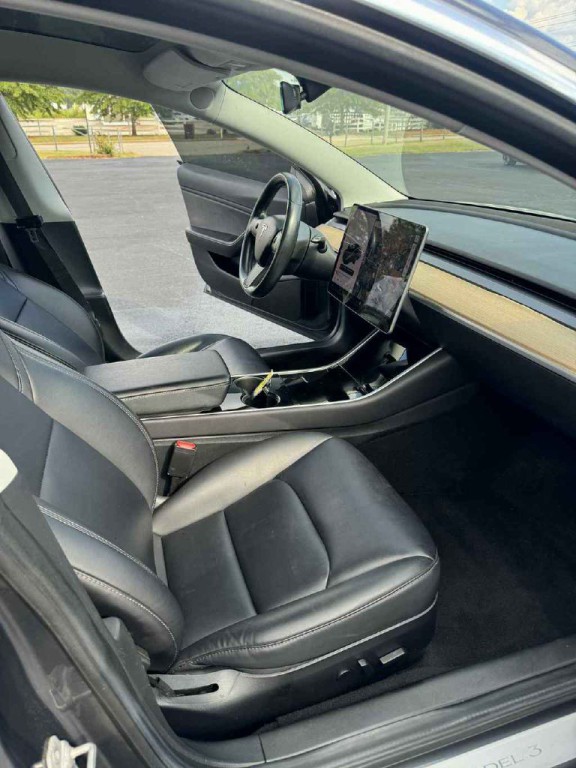 2018 Tesla Model 3 Image 12
