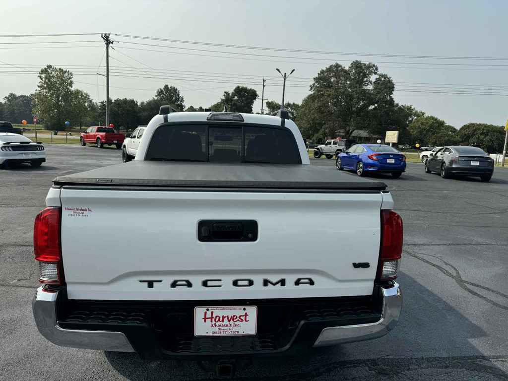 2016 Toyota Tacoma Image 4