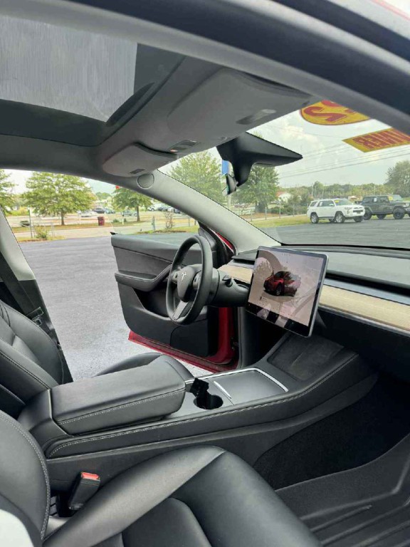 2022 Tesla Model Y Image 11