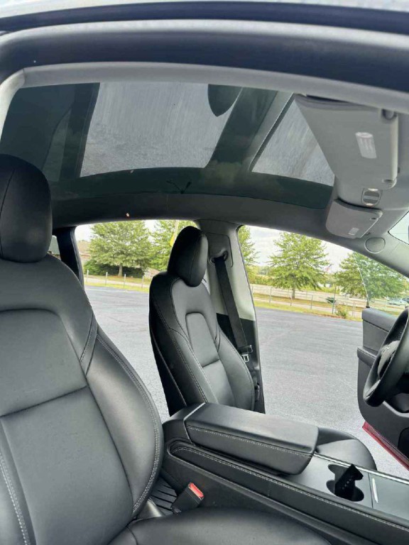 2022 Tesla Model Y Image 12