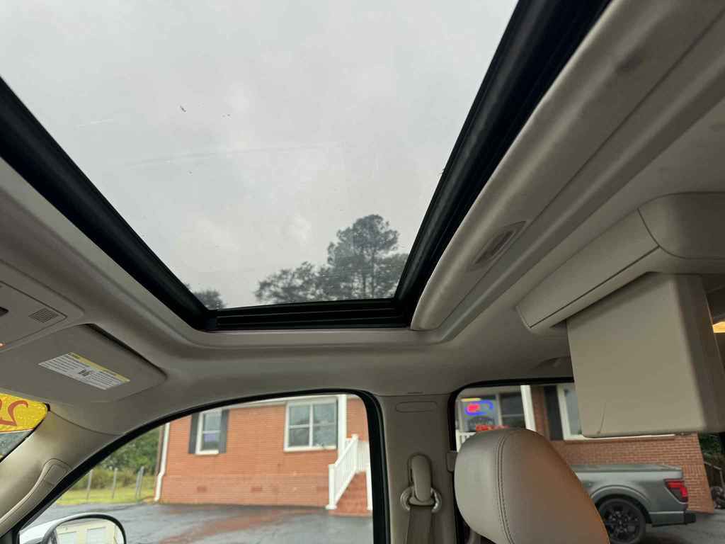 2012 Chevrolet Tahoe Image 1