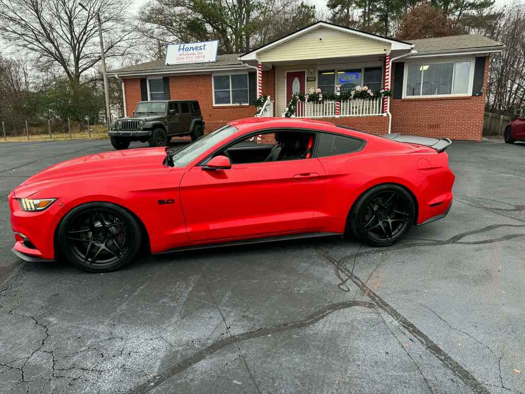2020 Ford Mustang Image 12