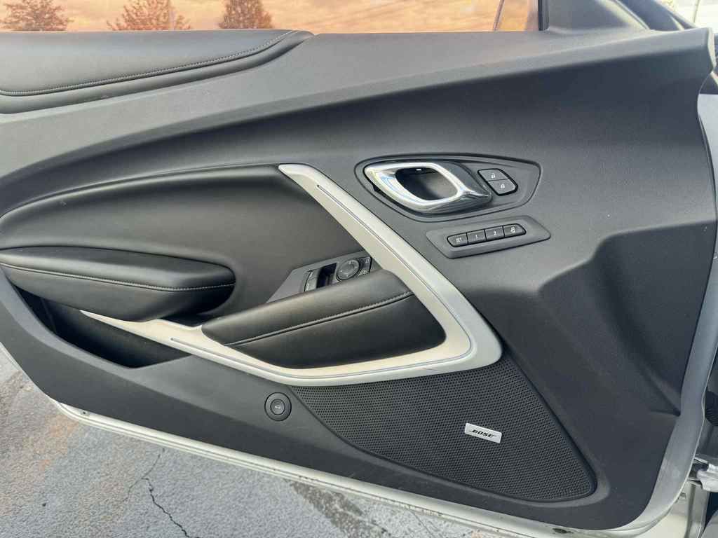 2016 Chevrolet Camaro Image 1