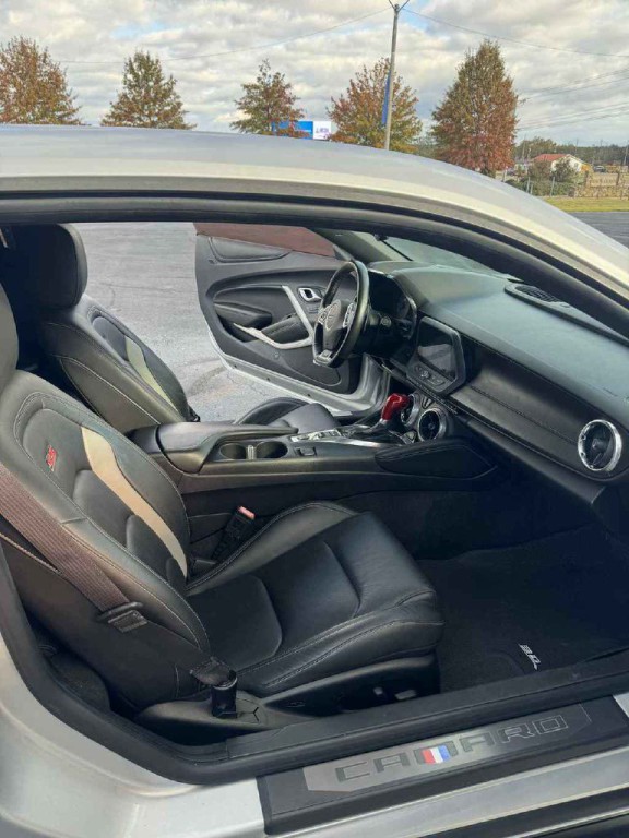 2016 Chevrolet Camaro Image 3