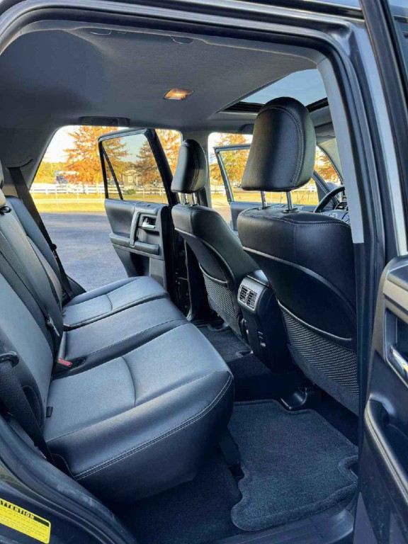 2015 Toyota 4Runner Image 3