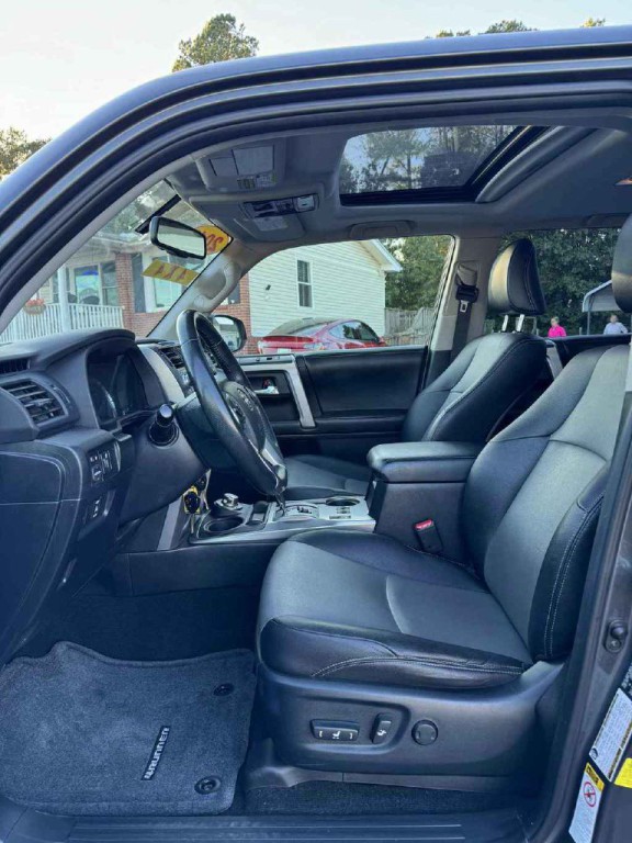 2015 Toyota 4Runner Image 6