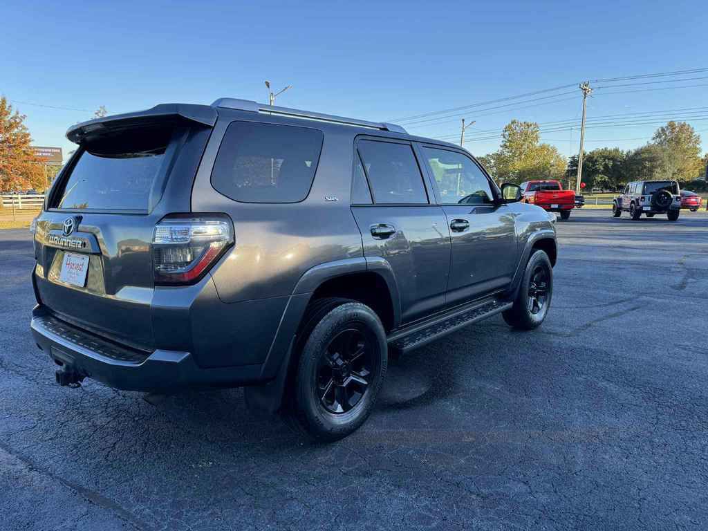 2015 Toyota 4Runner Image 9