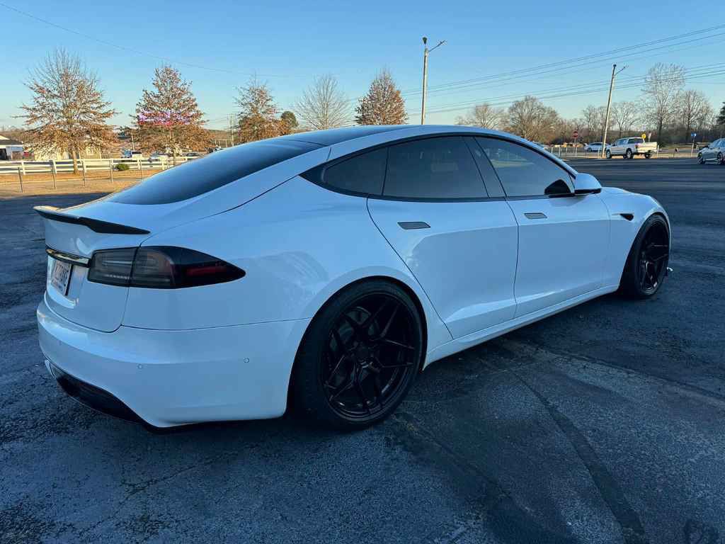 2022 Tesla Model S Image 9