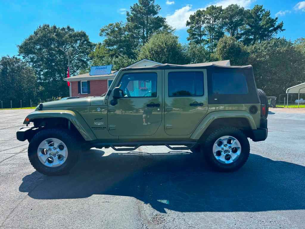 2013 Jeep Wrangler Unlimited Image 2