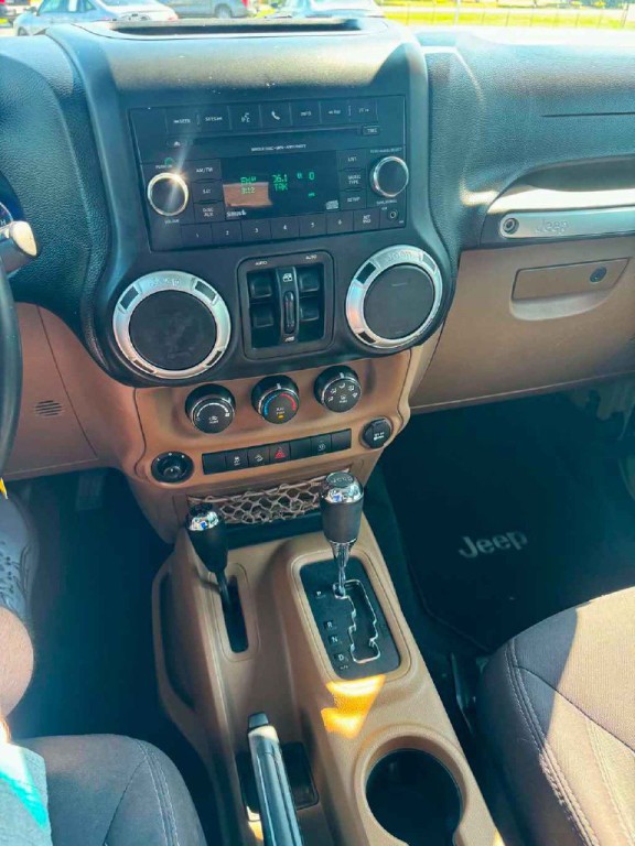 2013 Jeep Wrangler Unlimited Image 14