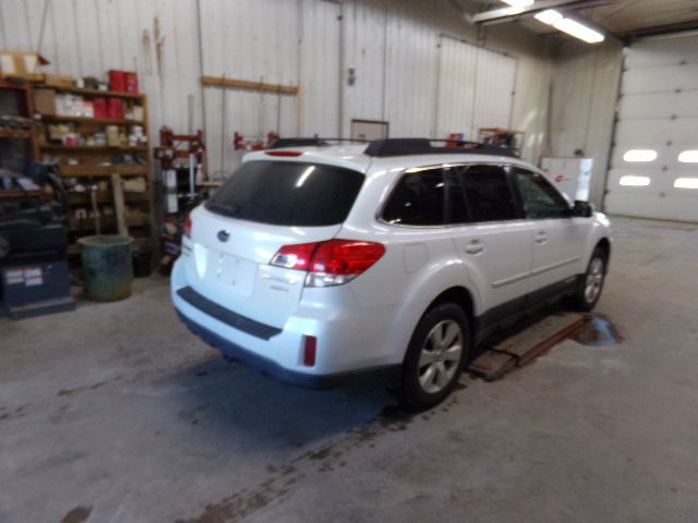 2012 Subaru Outback Image 13