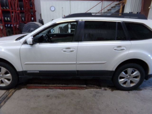 2012 Subaru Outback Image 16