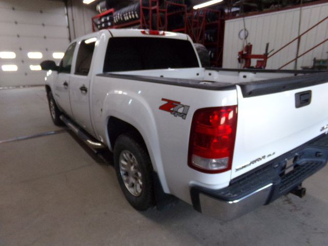 2007 GMC Sierra Image 16