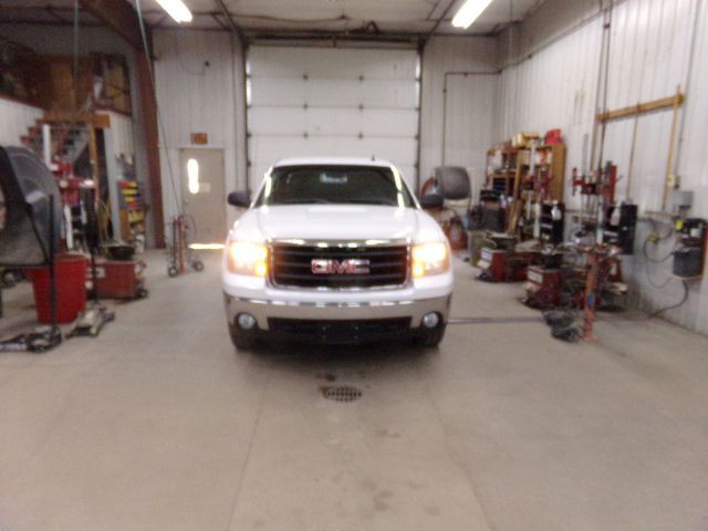 2007 GMC Sierra Image 21