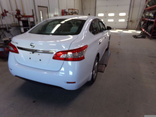 2015 Nissan Sentra Image 4