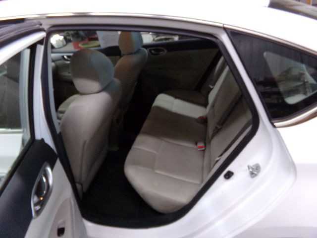 2015 Nissan Sentra Image 9