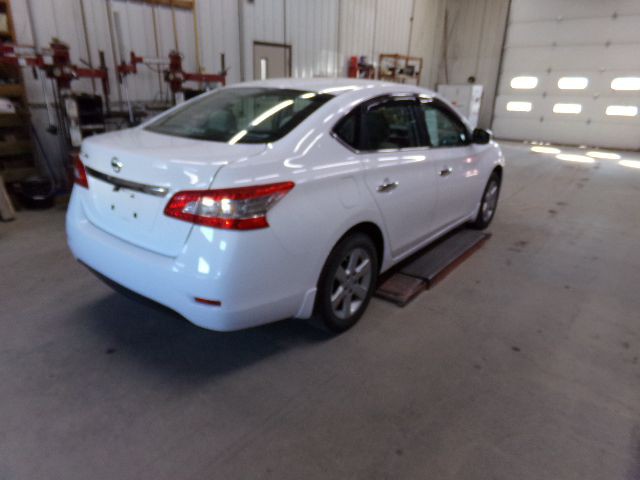 2015 Nissan Sentra Image 13