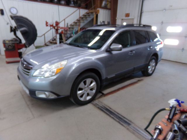 2010 Subaru Outback Image 11