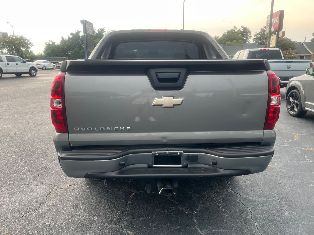 2008 Chevrolet Avalanche Image 8