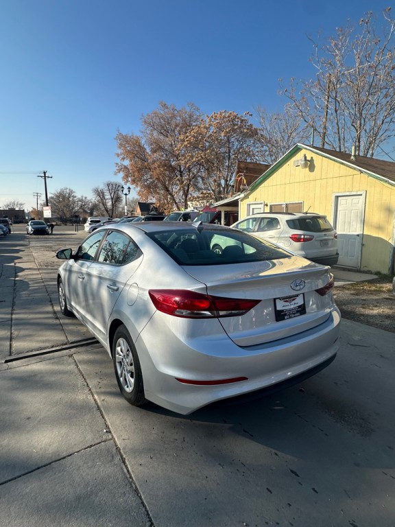 2017 Hyundai Elantra Image 5