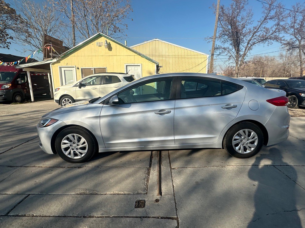 2017 Hyundai Elantra Image 6