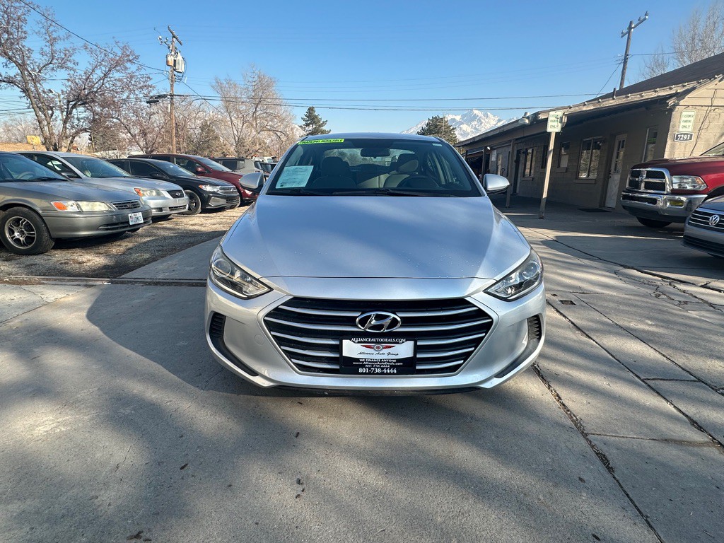 2017 Hyundai Elantra Image 8