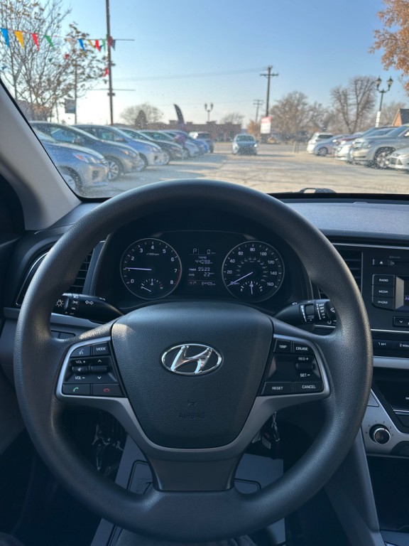 2017 Hyundai Elantra Image 9