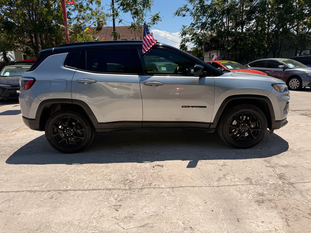 2023 Jeep Compass Image 4