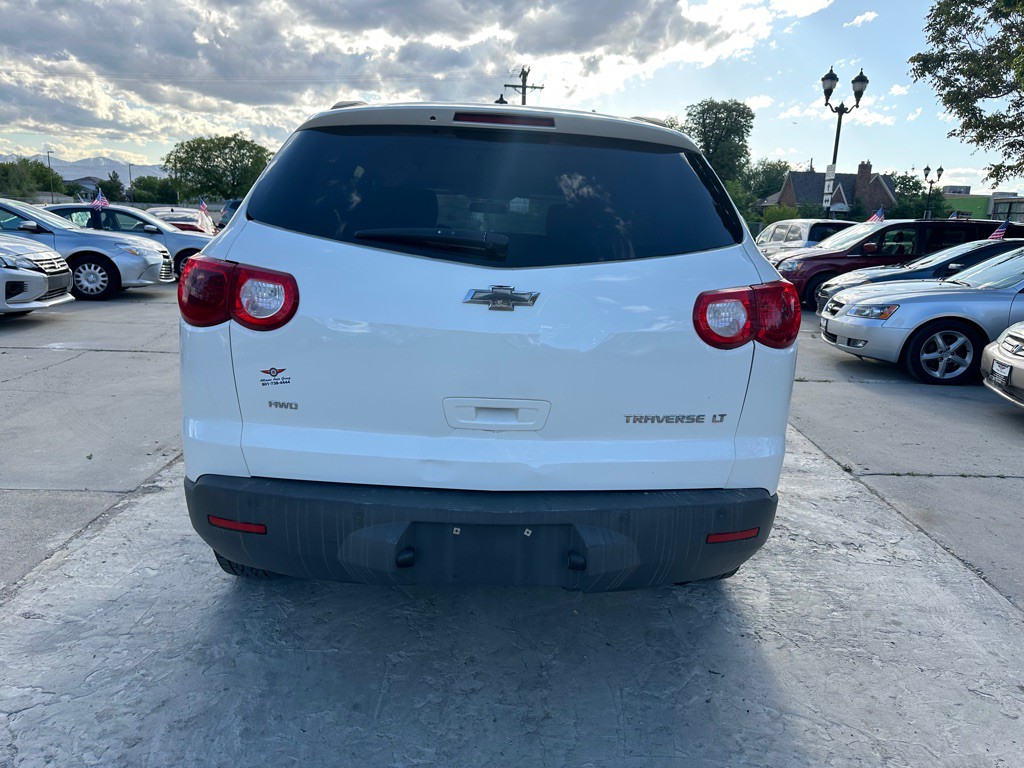 2011 Chevrolet Traverse Image 4