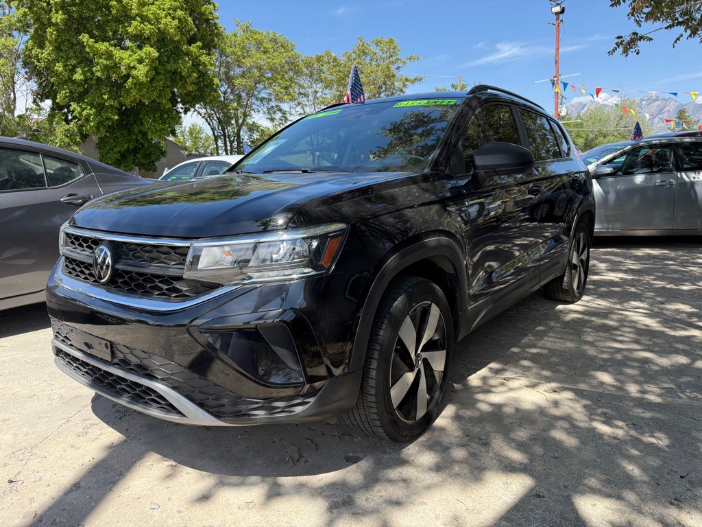 2023 Volkswagen Taos Image 1