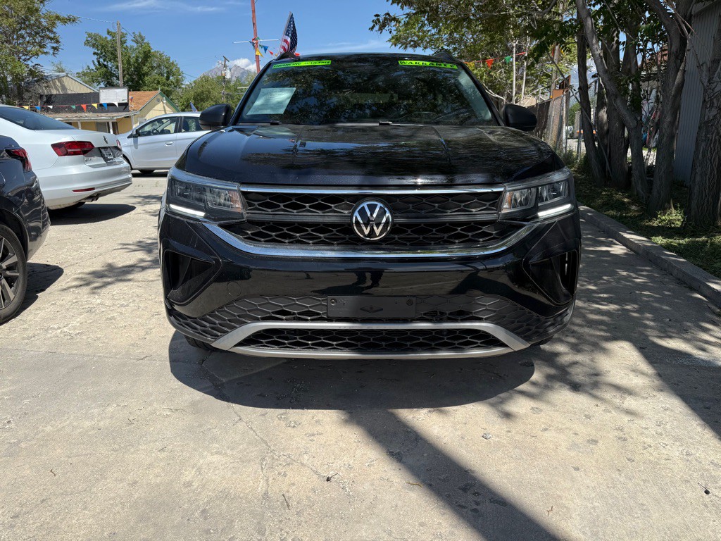 2023 Volkswagen Taos Image 2