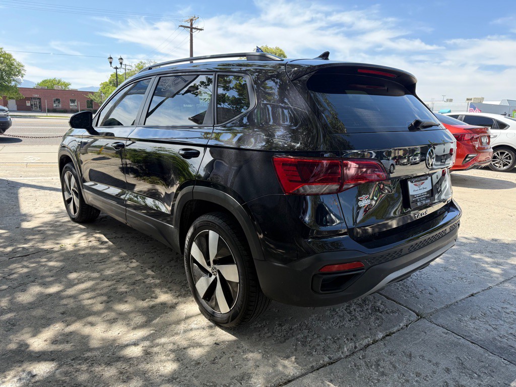 2023 Volkswagen Taos Image 6