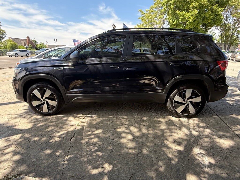 2023 Volkswagen Taos Image 7