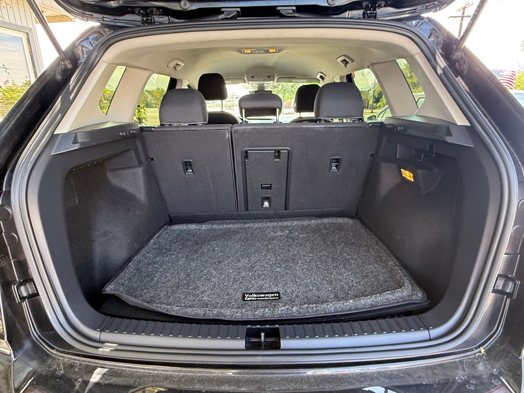 2023 Volkswagen Taos Image 8