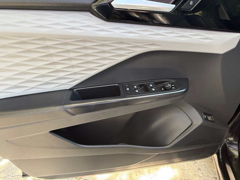 2023 Volkswagen Taos Image 13