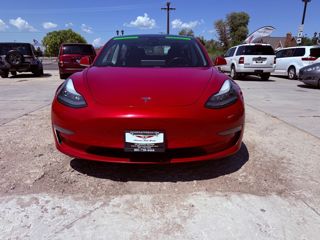 2018 Tesla Model 3 Image 2