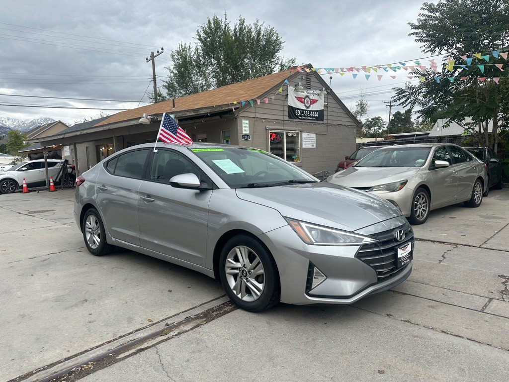 2020 Hyundai Elantra Image 1