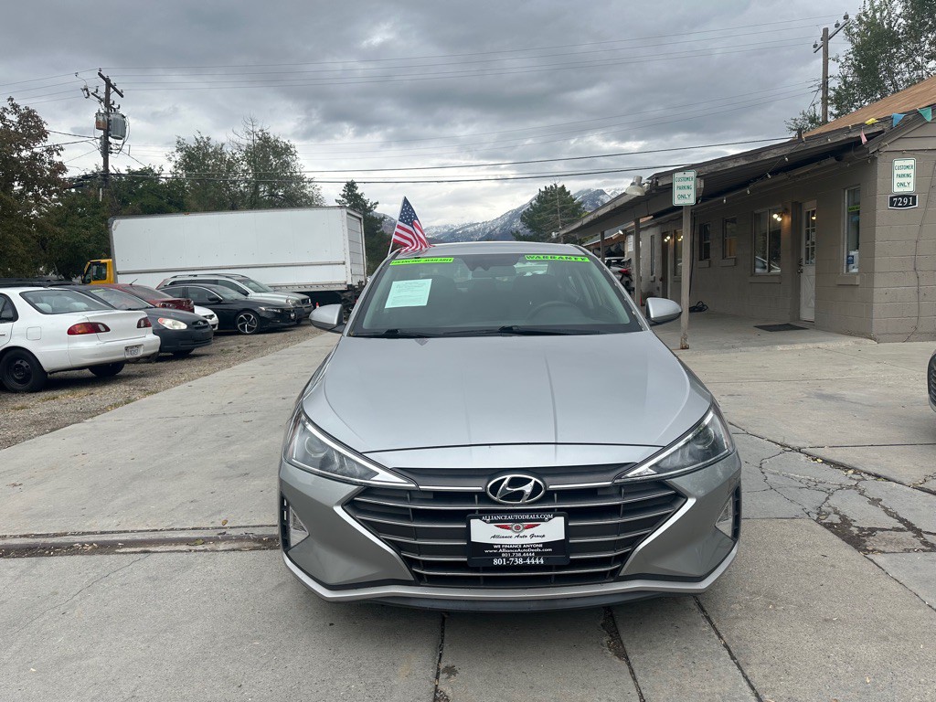 2020 Hyundai Elantra Image 2