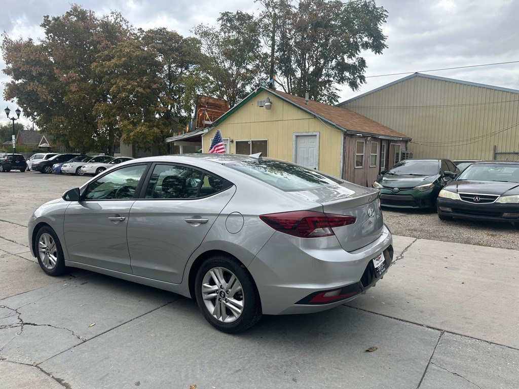 2020 Hyundai Elantra Image 5
