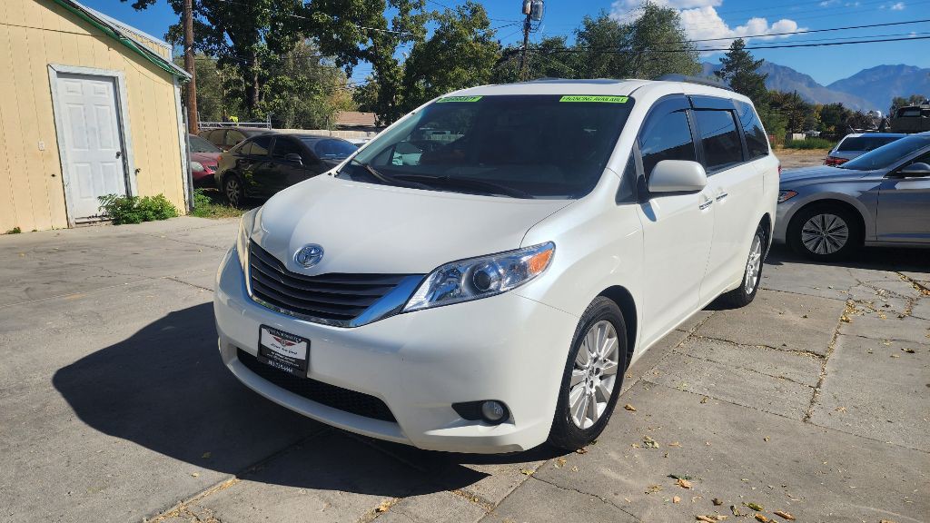 2015 Toyota Sienna Image 6
